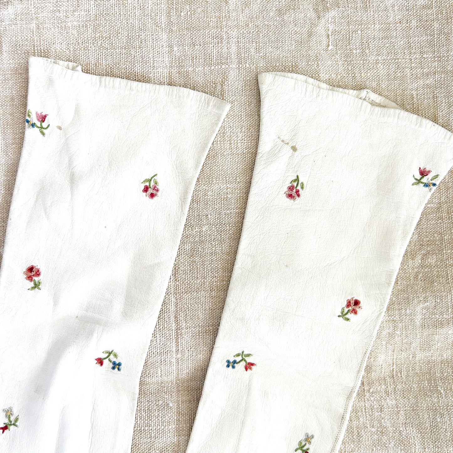 Vintage White Leather Gloves