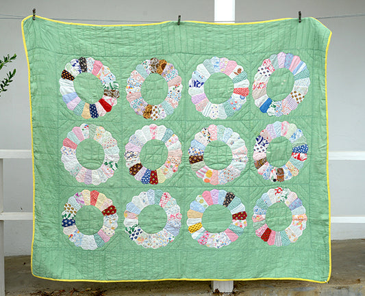 Antique Minty Dresden Plate Quilt