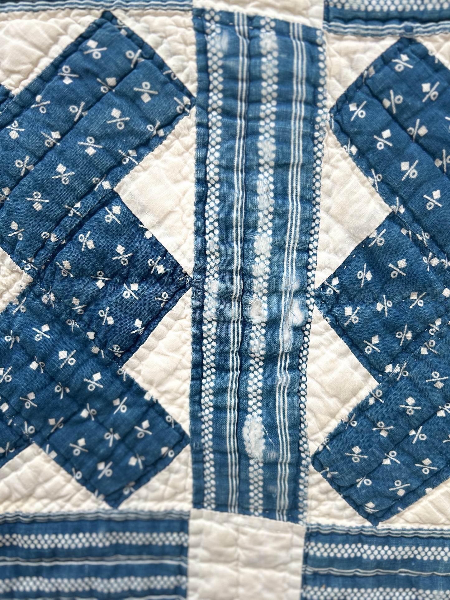 Early Indigo and White Quilt