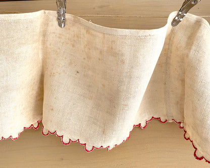 Antique Shelf Liner / Stitched Scallop Edge