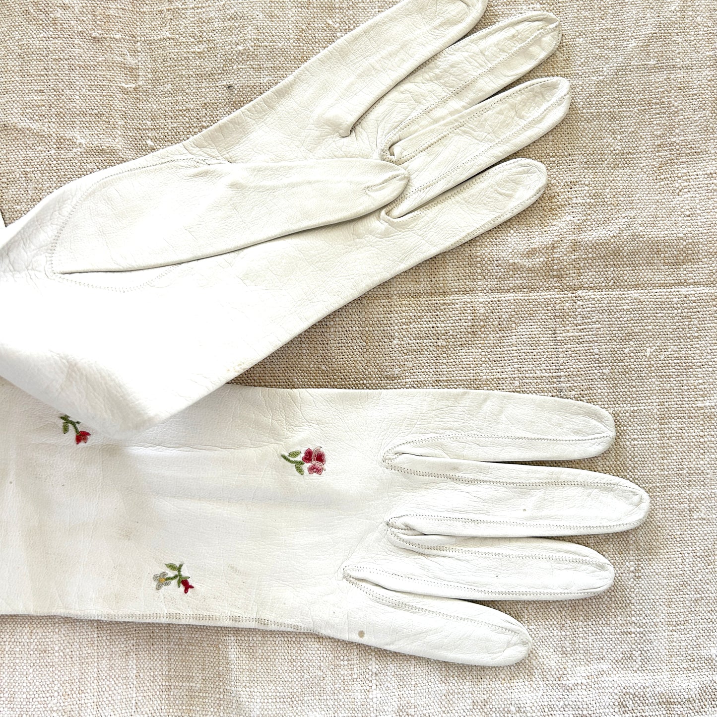 Vintage White Leather Gloves