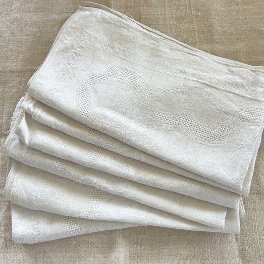 Antiique Grand Serviettes / Set of 6