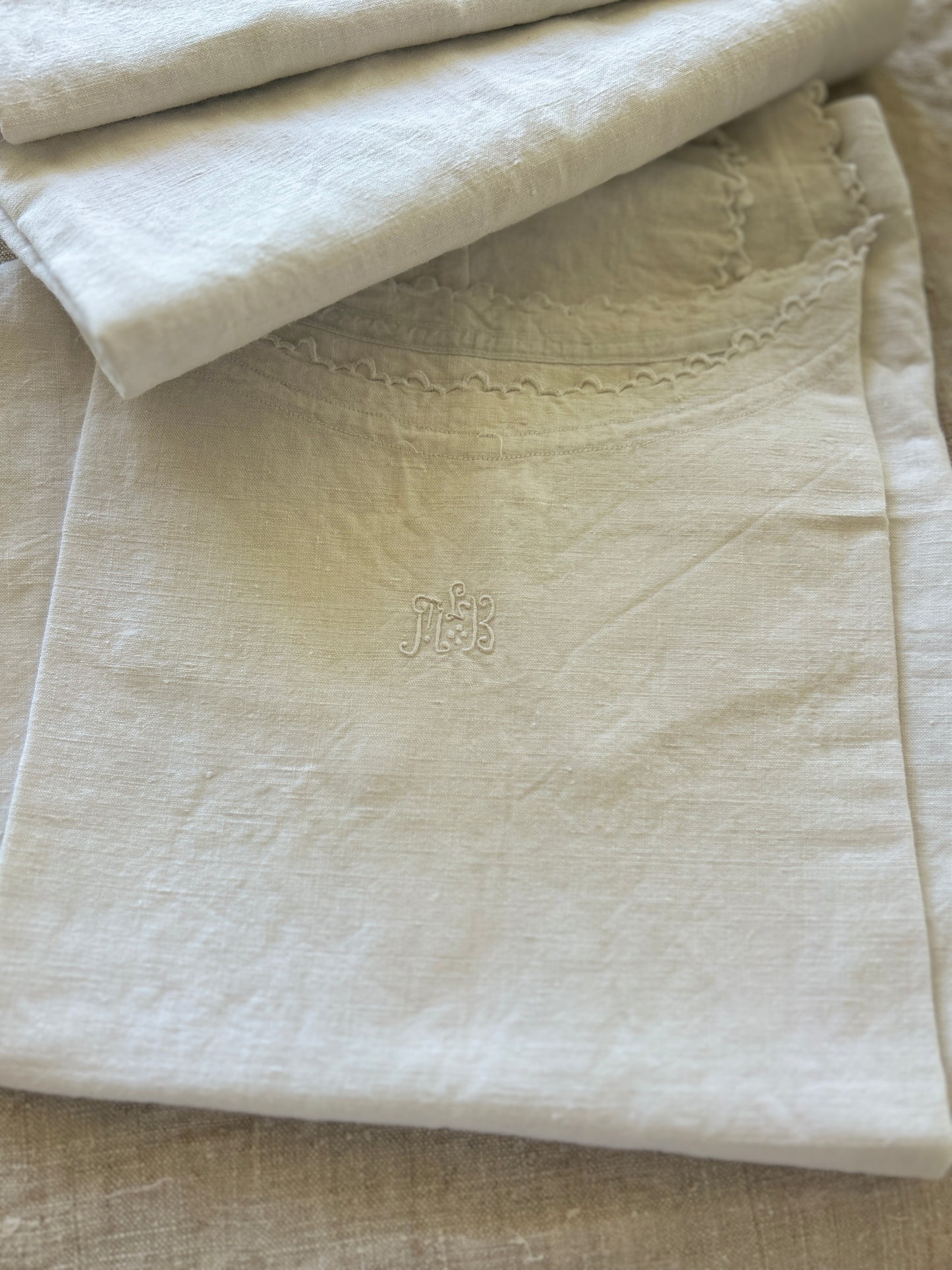 Vintage Linen/Cotton Chemise / Capped Sleeves / MB Monogram