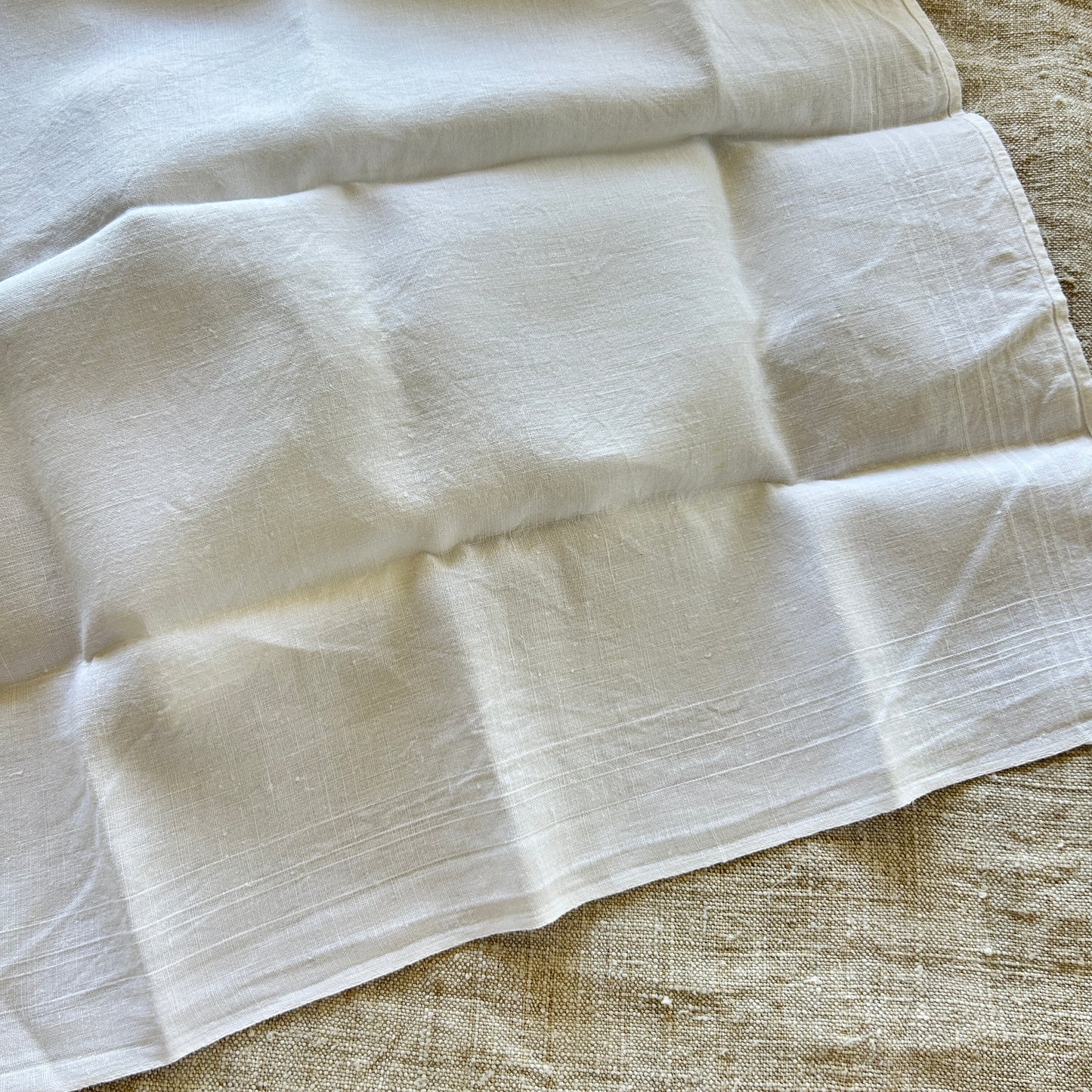 Vintage Linen Handkerchiefs / Set of Nine