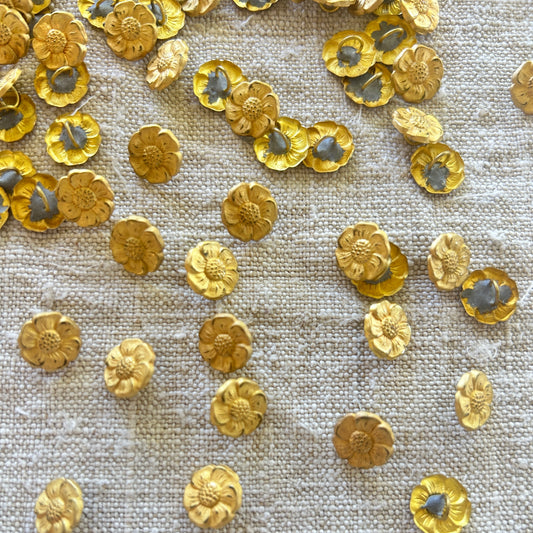 Vintage Brass Flower Buttons - Medium