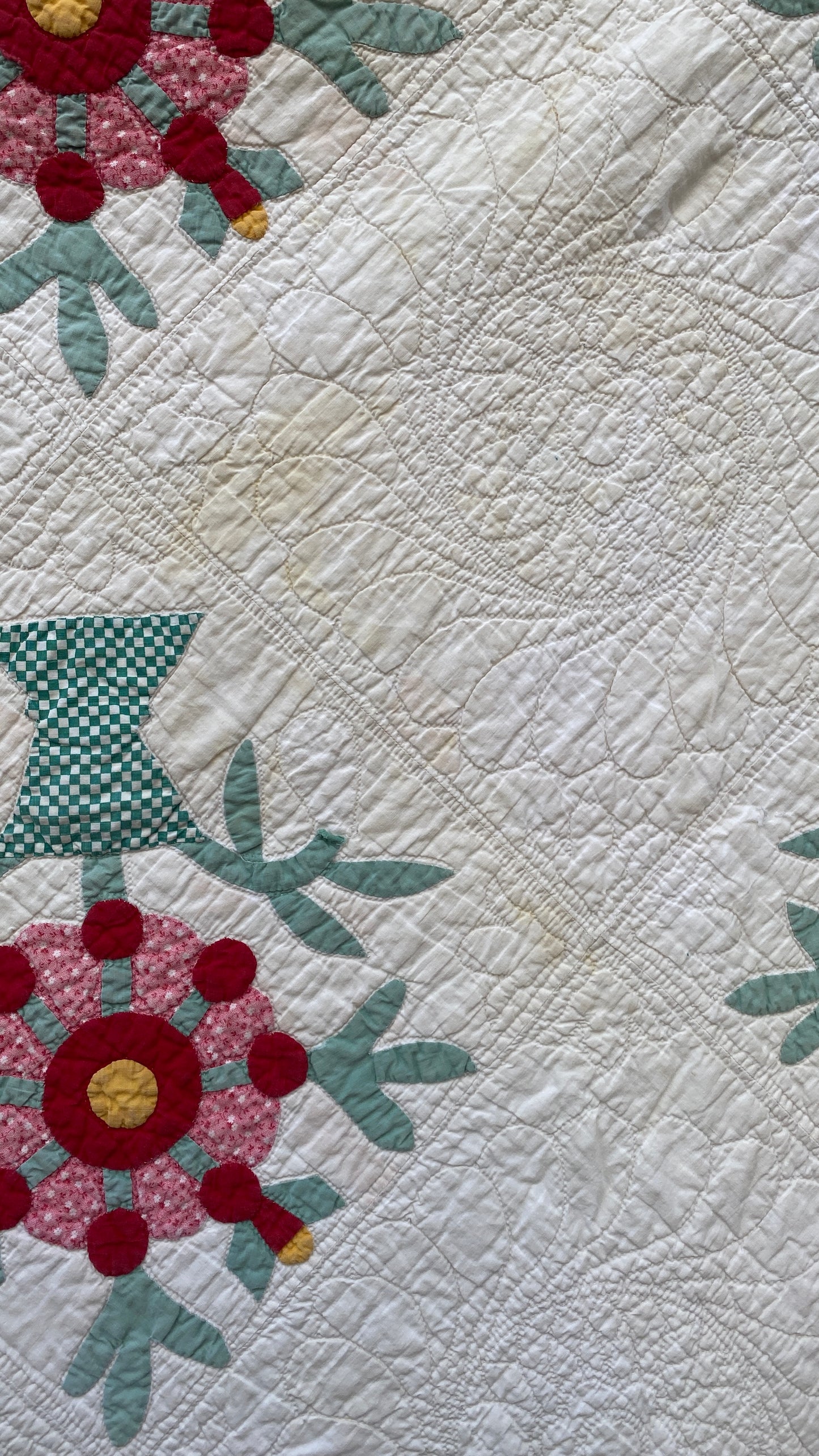 Vintage Coxcomb Rose Quilt
